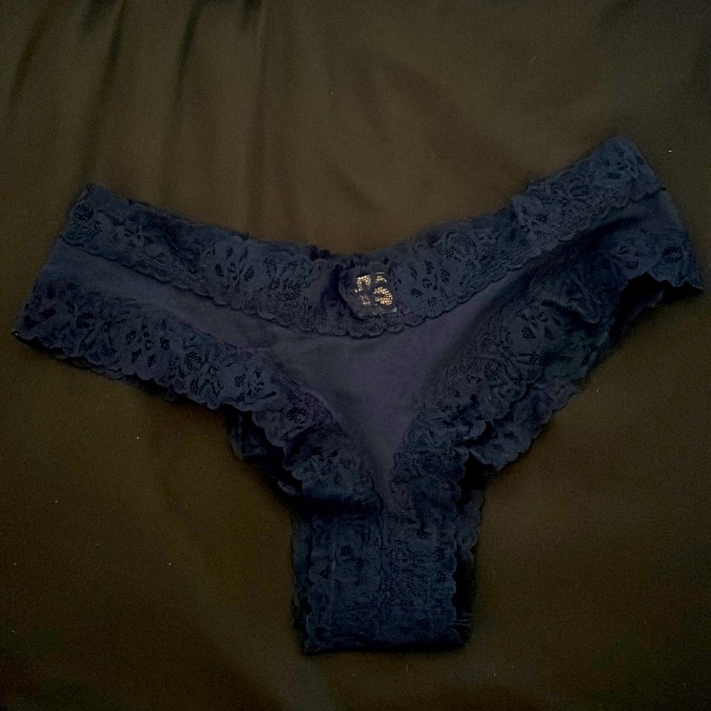 NWT! Victoria’s Secret Navy Blue Laced Panties Size Medium